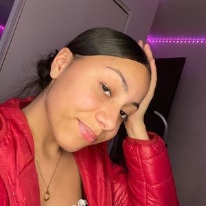 Meet your Posher, Cecilia